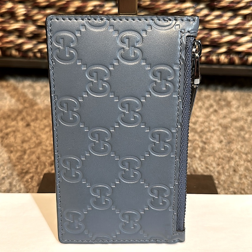 Beautiful GUCCI Periwinkle Colored Card Holder with Signature “G’s.”